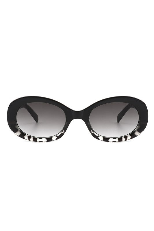 Oval Retro Clout Vintage | Sunglasses accessory Cramilo Eyewear Black/White OneSize 