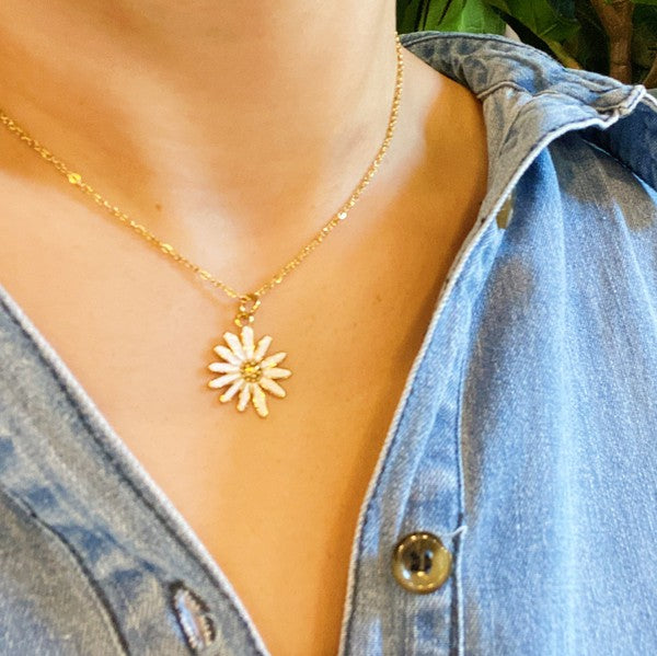 Sweet Daisy | Necklace jewelry Ellison and Young   