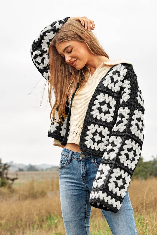 Two-Tone Floral Square Crochet Knit | Cardigan jacket Davi & Dani WHITE BLACK S 
